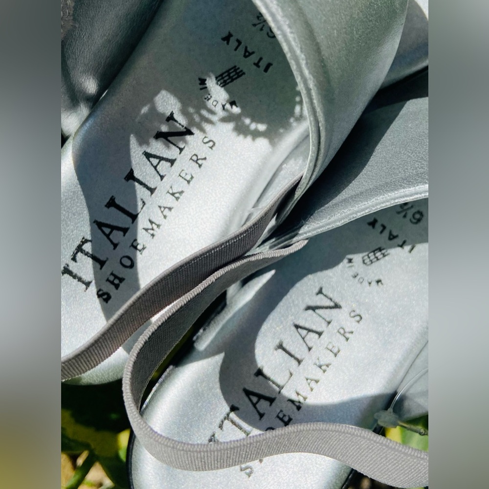 NWT Women Sz-6.5 ITALIAN SHOEMAKERS- Silver Flats Open Toe & Elastic Heal Straps - Picture 12 of 16